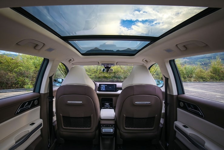 爱驰汽车旗下首款新势代品质SUV——爱驰U5智能座舱 