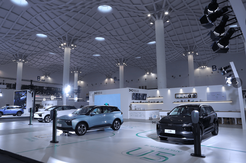 爱驰汽车携旗下“新势代品质SUV”U5亮相海口车展