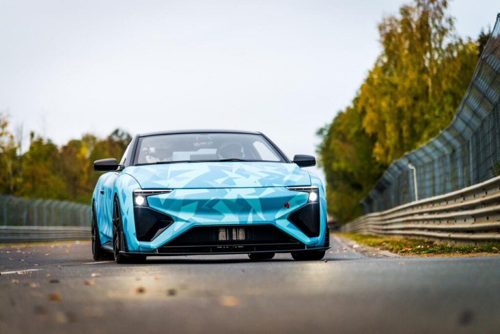 原型车赛道驰行