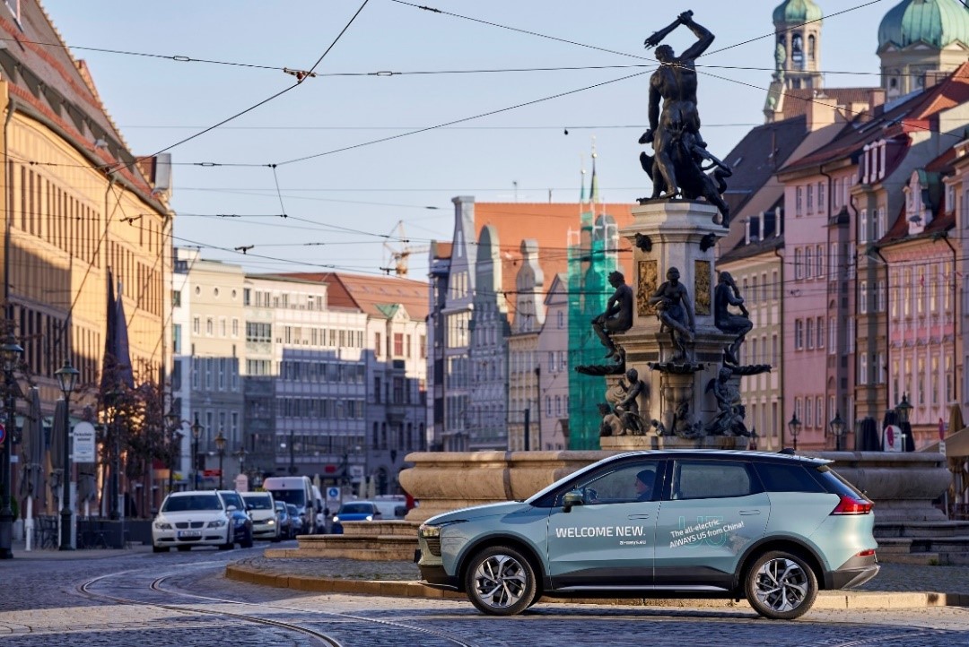 K:\Public\品牌公关应用\公关信息库\欧版U5海外素材精选\海外素材0526\beauty shot\_DAN2670-s.jpg