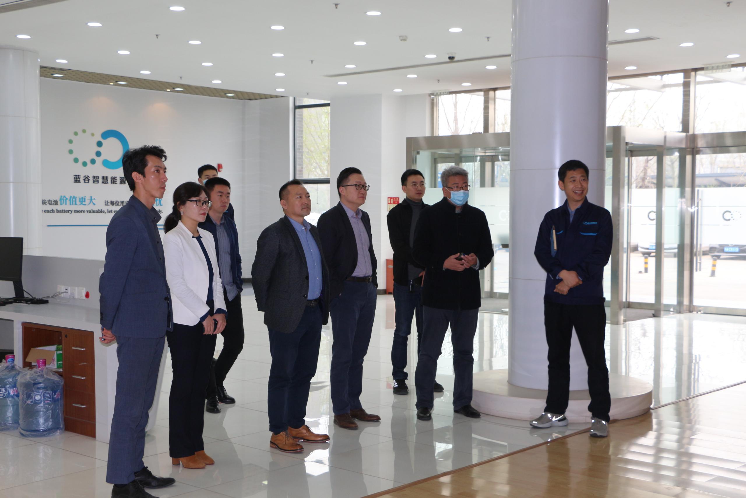 拥抱变革 “换”然一新 爱驰汽车携手蓝谷智慧能源探索换电新模式