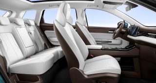 Media-U5-内饰-Media-U5-内饰正侧透视座舱_米白真皮